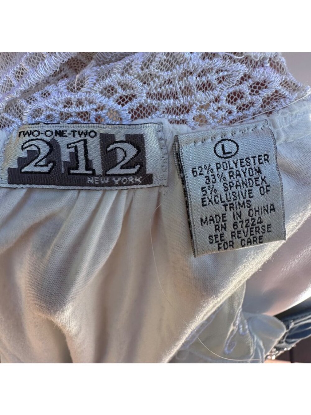 212 New York Womens White Sleeveless Blouse With Lace Shoulders Tie-Back Waist A - Picture 2 of 9